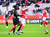 开云体育平台APP-阿森纳完胜里昂，卡拉斯科带队取胜