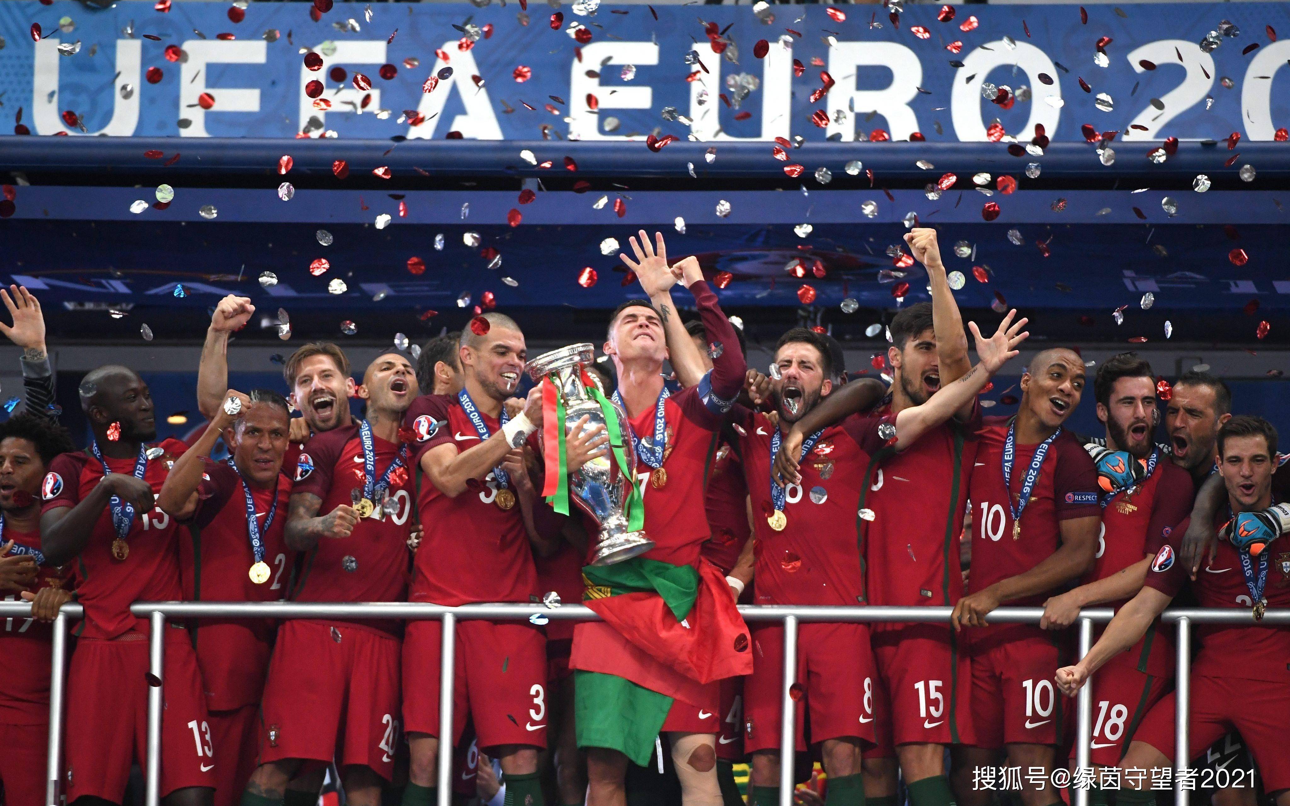 关于欧洲足球联赛竞技激烈，球员冲刺胜利舞台的信息