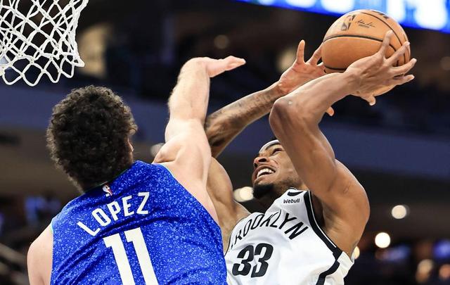 雄鹿横扫巴西男篮，西蒙斯关键制胜