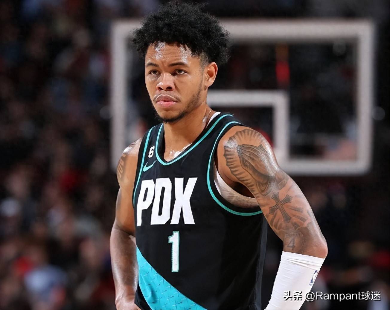 雄鹿横扫巴西男篮，西蒙斯关键制胜