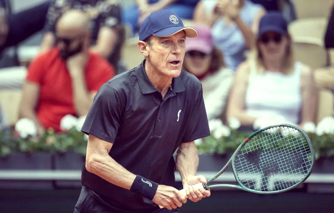 包含美国网球队完胜西班牙网球队，穆雷一己之力扛起全队的词条