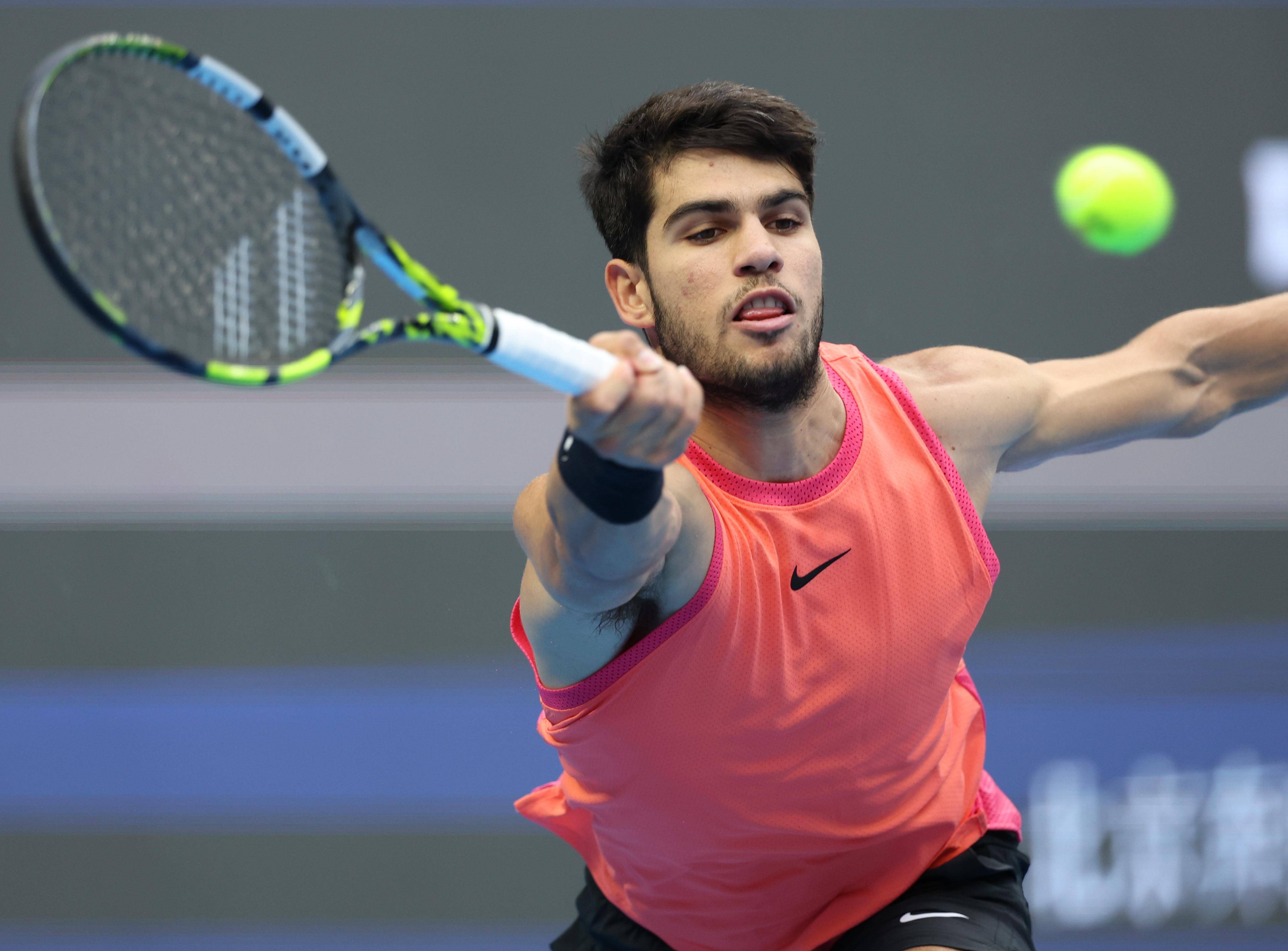 日本网球队碾压意大利网球队，阿尔卡拉斯制霸全场的简单介绍