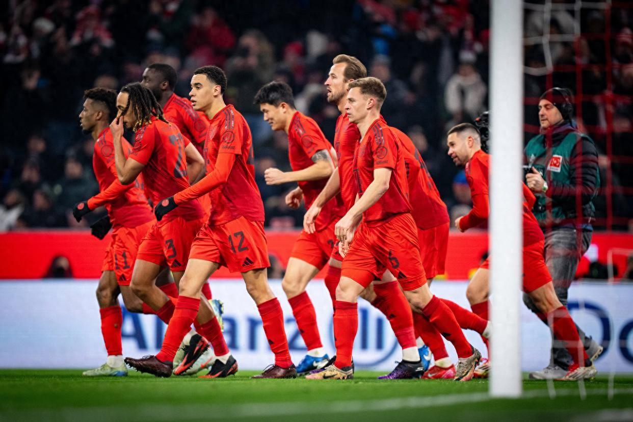 尤文图斯客场逆转曼联遭遇连败