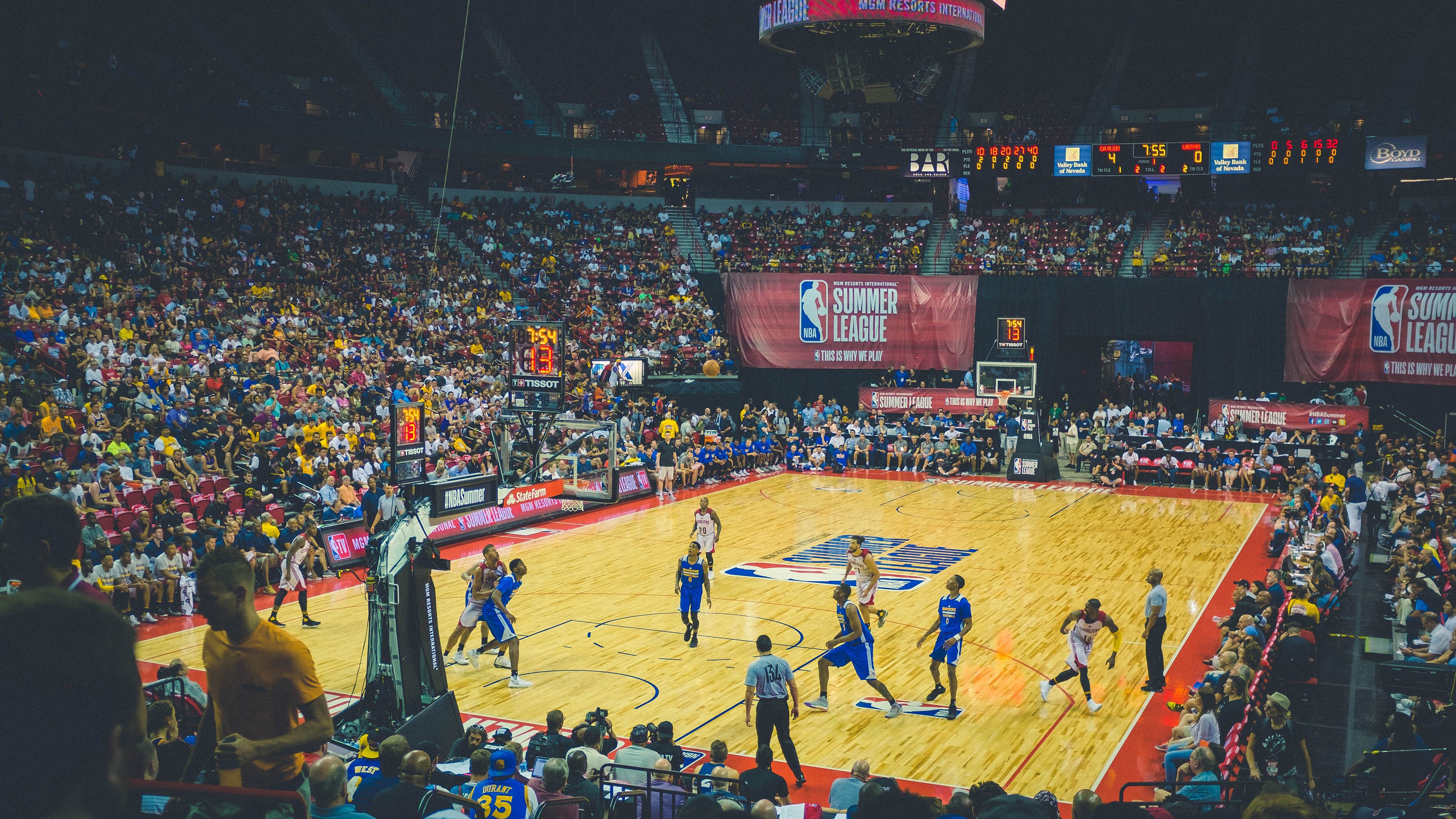 快船强势拿下凯尔特人,德罗赞季后赛抢七接管比赛,一场定义传奇的夜晚