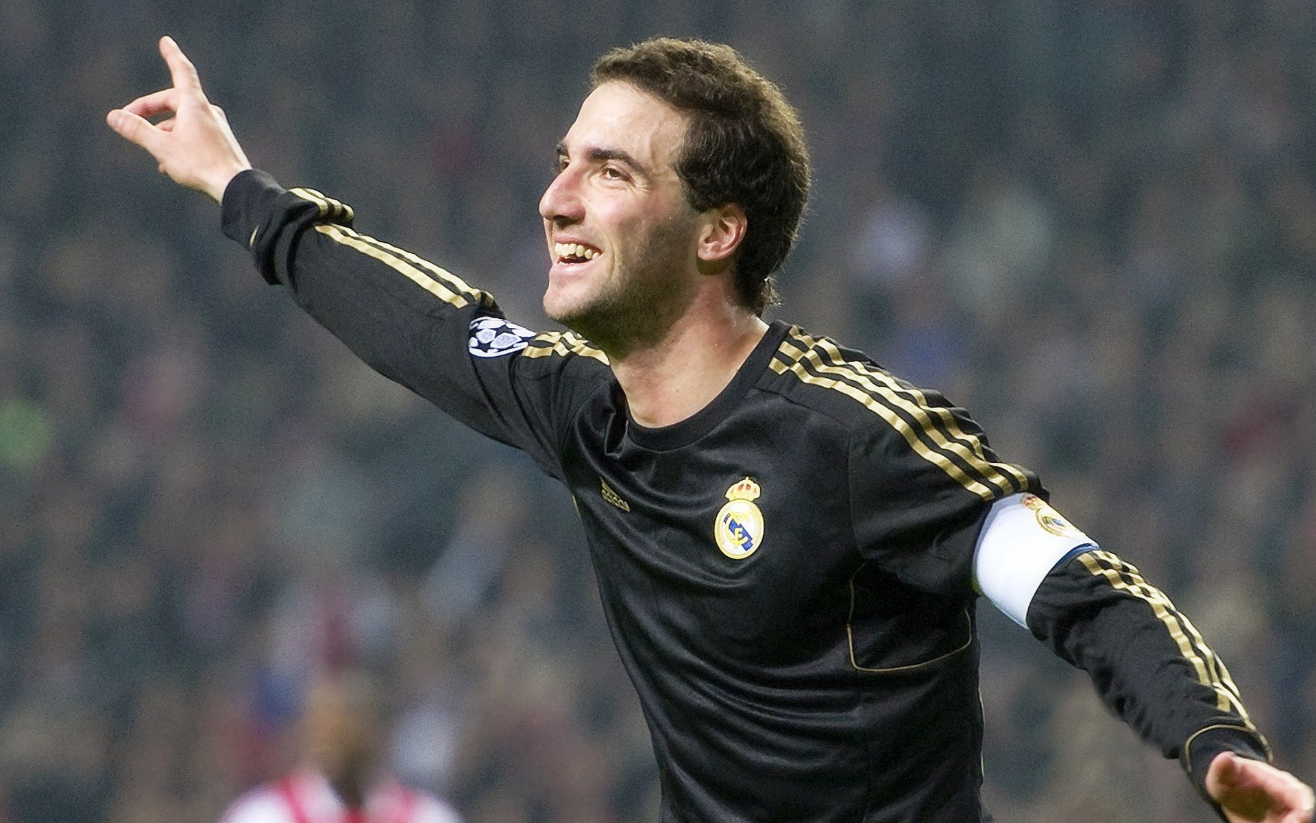 东决关键战之夜，阿圭罗稳定输出不掉线